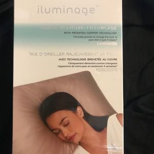 Iluminage skin rejuvenating pillowcase